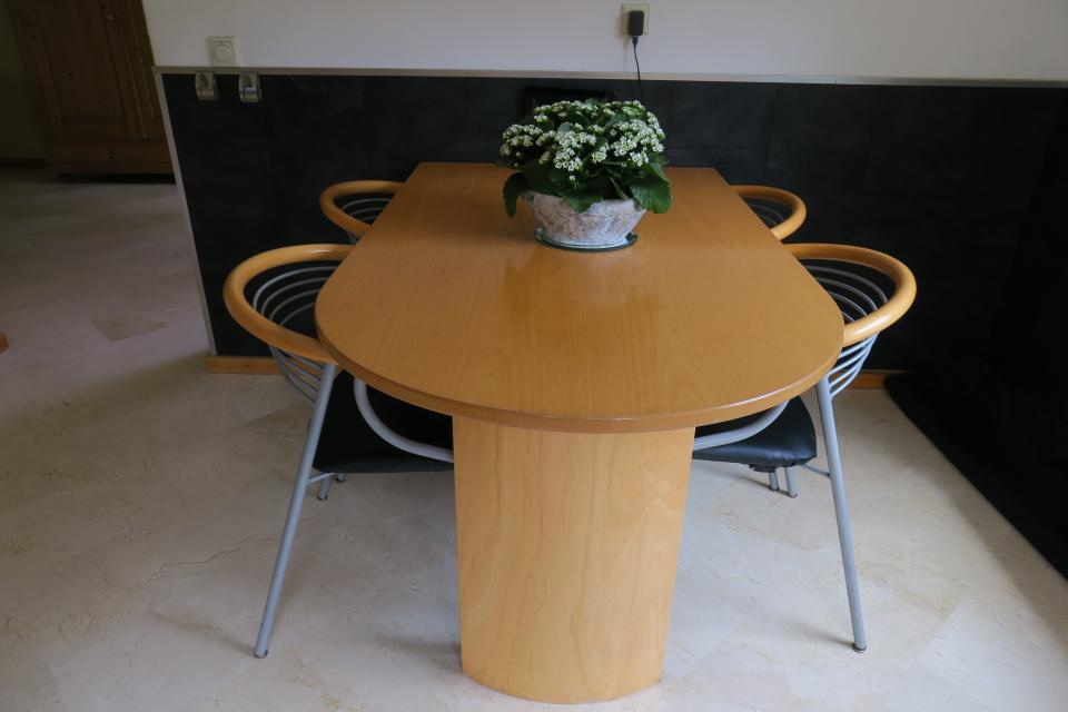 keukentafel en stoelen te koop